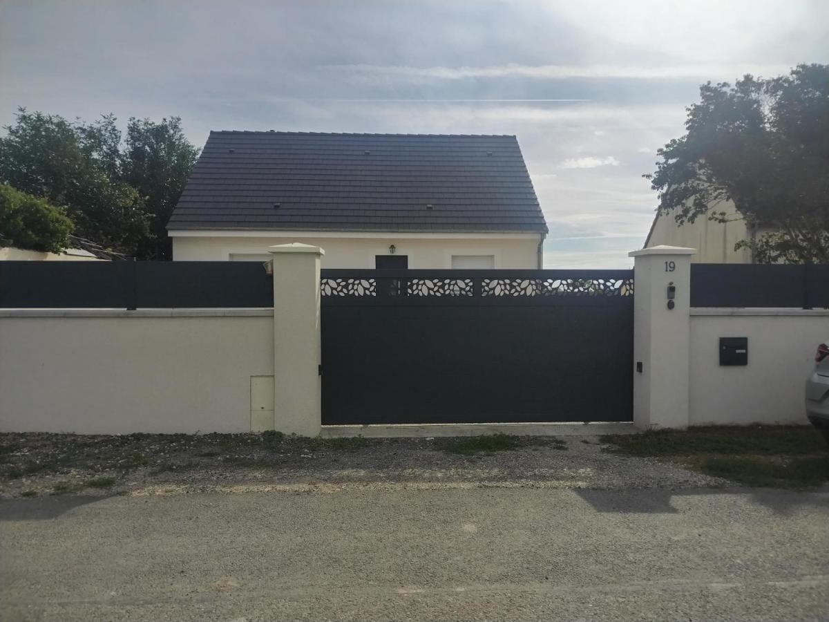 Petite Maison Au Calme Poupry Kültér fotó
